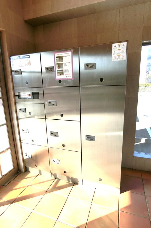 エントランス　宅配ボックス