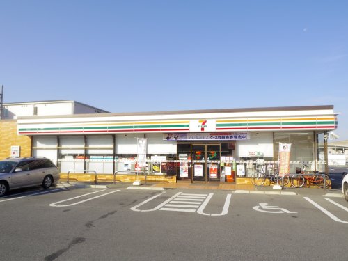 コンビニ　セブンイレブン 橿原四条町店（コンビニ）まで551m