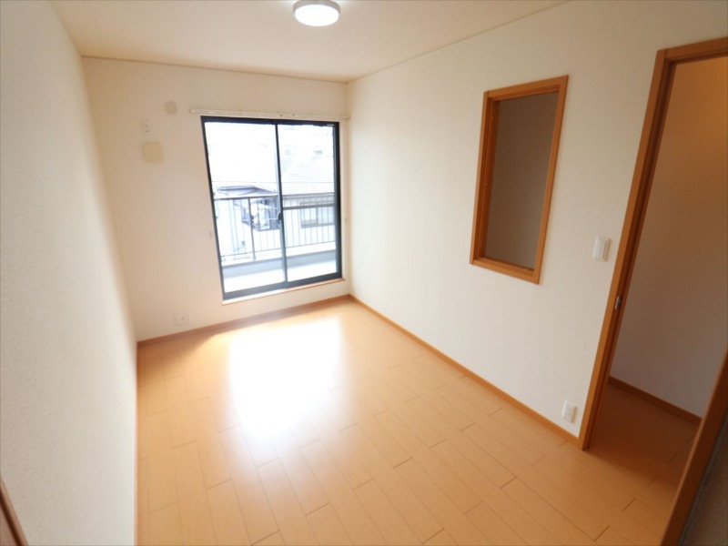 その他部屋・スペース　6.7帖の洋室です
