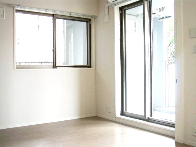 居室・リビング　朝日の入る気持ちの良いお部屋です♪