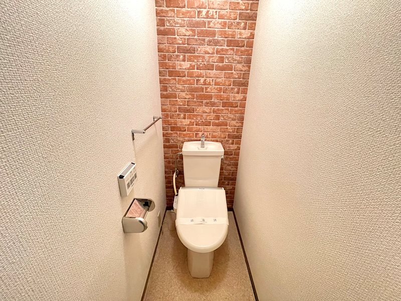 トイレ　別号室・参考写真（実際のお部屋とは異なります）