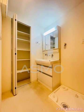洗面設備　同マンション別部屋　参考写真