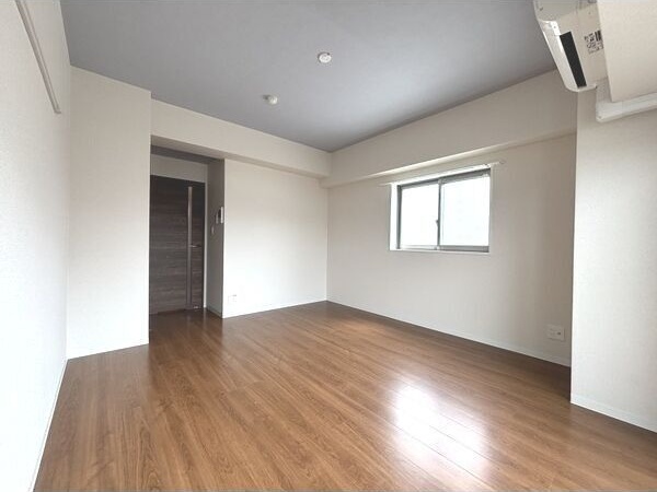 居室・リビング　※室内画像は全て同間取り反転の別部屋になります