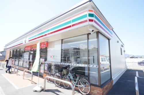 コンビニ　セブンイレブン 橿原四条町店（コンビニ）まで550m