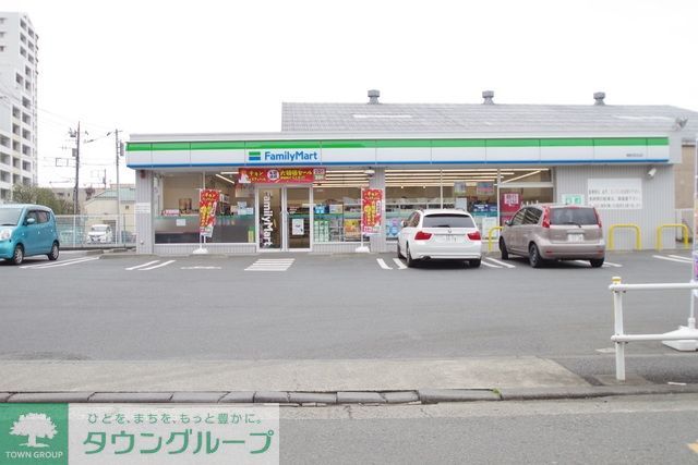 コンビニ　ファミリーマート（コンビニ）まで990m