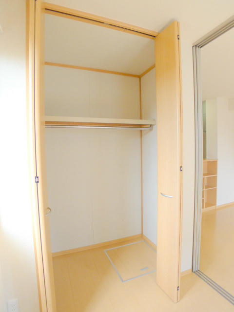 収納　たっぷり収納クローゼット有