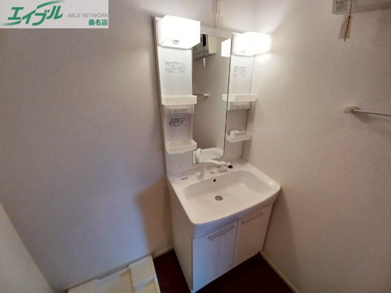 洗面設備　同型参考写真