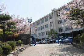 小学校　福岡市立金山小学校（小学校）まで572m