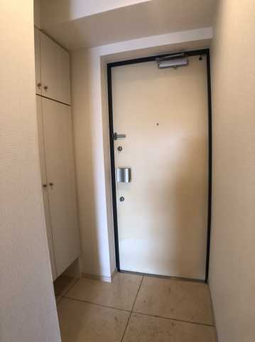 玄関　サンパレス駒込壱番館　反転タイプ