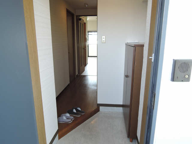 玄関　※この写真は同タイプ別室のものです