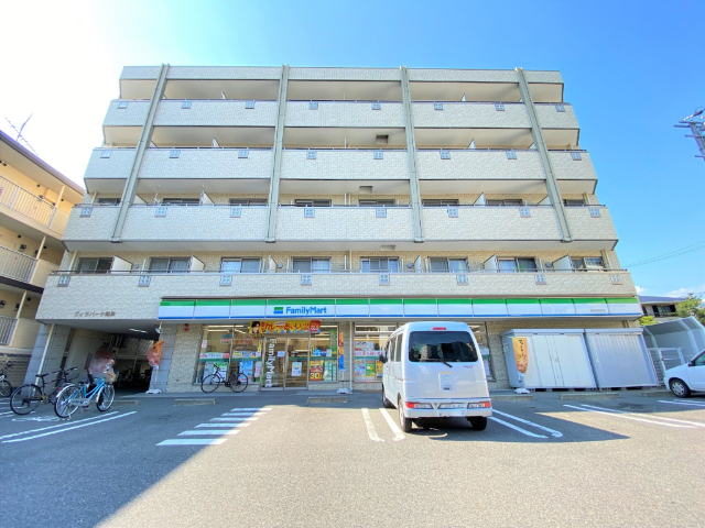 コンビニ　ファミリーマート昭和狭間町店（コンビニ）まで399m