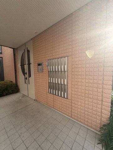 エントランス　★オートロック付きエントランス★