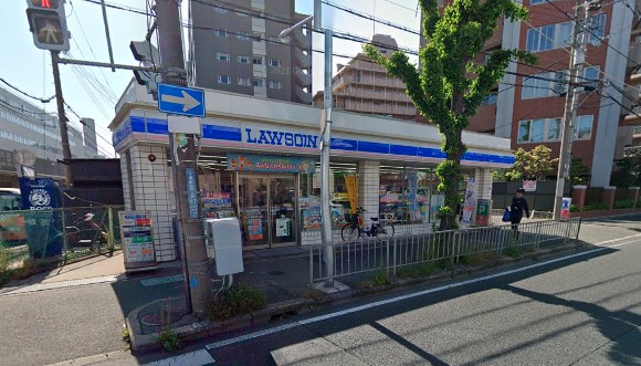 コンビニ　ローソン 江坂町四丁目店（コンビニ）まで186m