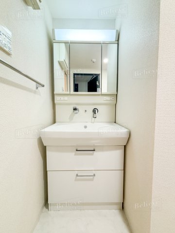 洗面設備　明るい洗面所です★