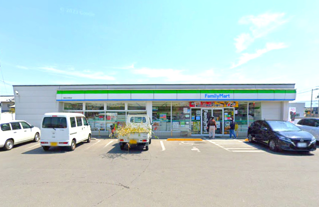 コンビニ　ファミリーマート高松小村町店（コンビニ）まで922m