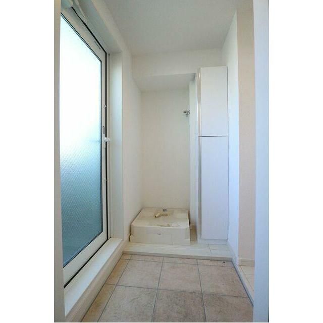玄関　同仕様別部屋参考写真