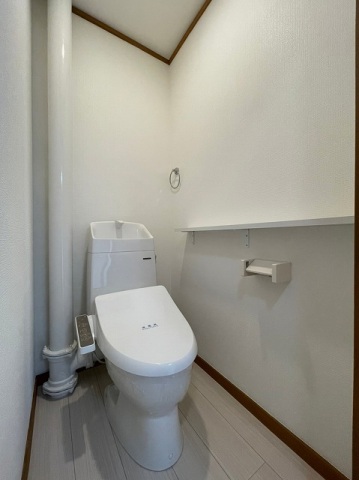 トイレ　写真は別のお部屋です。（現況を優先してください）