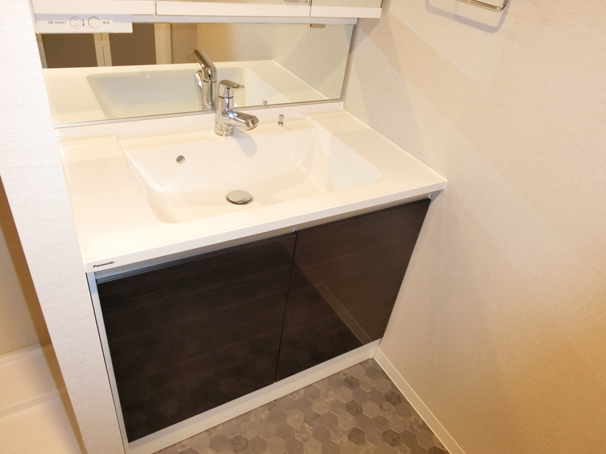 洗面設備　建築中の写真です。