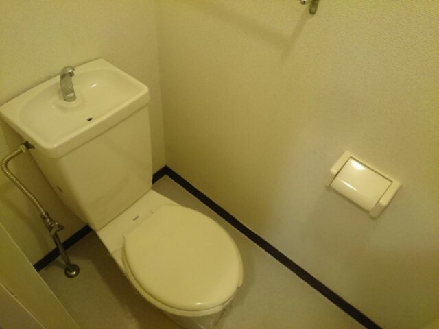 トイレ　清潔感のあるトイレです