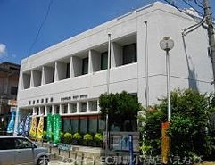 郵便局　具志川郵便局（郵便局）まで1833m