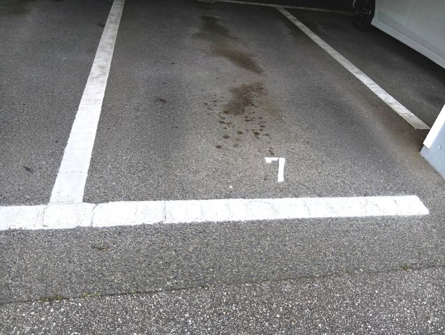 駐車場　駐車場があるので、車を買う予定の方も安心です