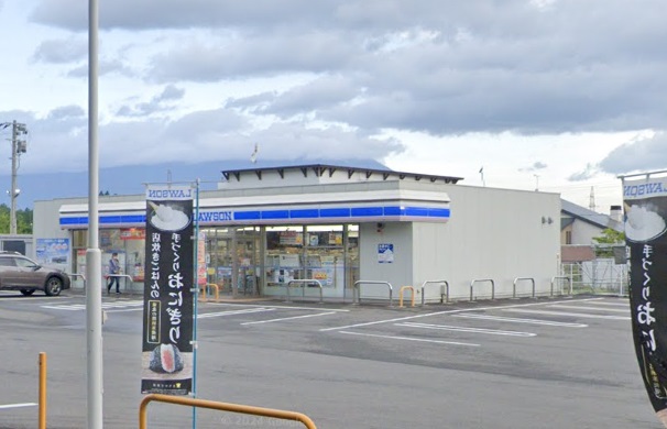 コンビニ　ローソン 雫石丸谷地店（コンビニ）まで1442m