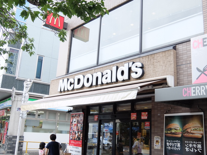 飲食店　マクドナルド桜新町店（飲食店）まで815m