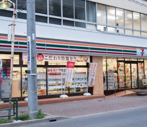 コンビニ　セブンイレブン北区赤羽1丁目北店（コンビニ）まで243m