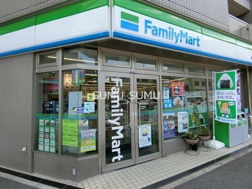 コンビニ　ファミリーマート横浜山王町店（コンビニ）まで377m