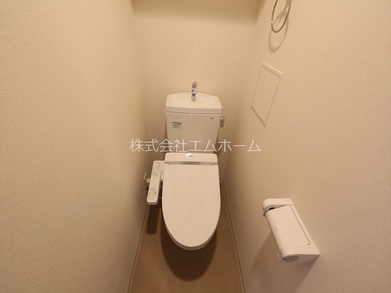 トイレ　温水洗浄暖房便座付トイレ