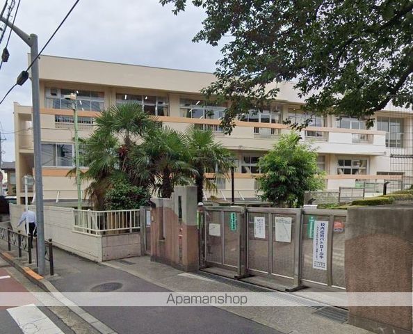 小学校　調布市立滝坂小学校（小学校）まで366m