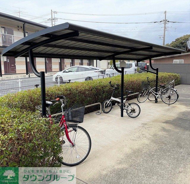 その他　屋根付き駐輪場