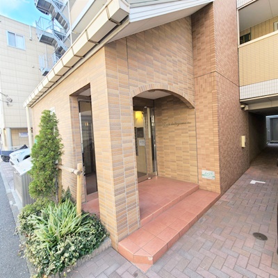 エントランス　【南向きのお部屋♪】おすすめ物件！