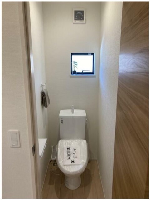 トイレ　１Ｆ・２Ｆに１カ所ずつございます。