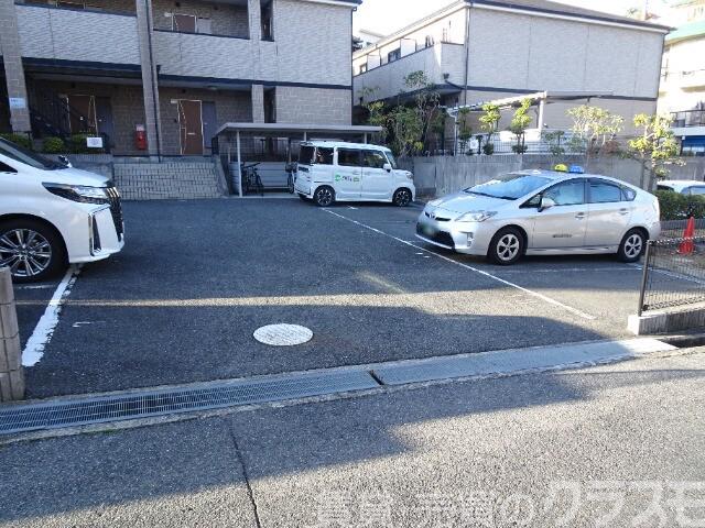 駐車場　敷地内駐車場