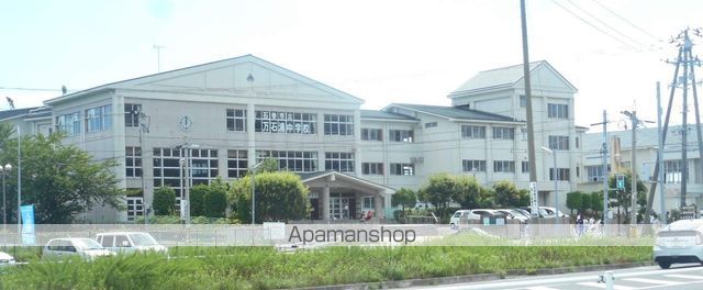 中学校　万石浦中学校（中学校）まで496m