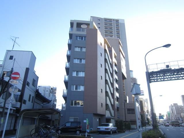 建物外観　免震建物