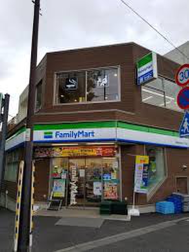 コンビニ　ファミリーマート 豊島南池袋三丁目店（コンビニ）まで427m