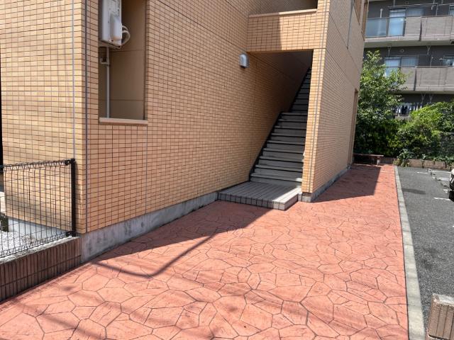 エントランス　外観写真（昼）