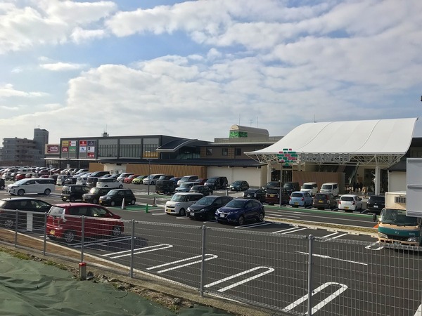 ショッピングセンター　BRANCH福岡下原（ショッピングセンター）まで537m