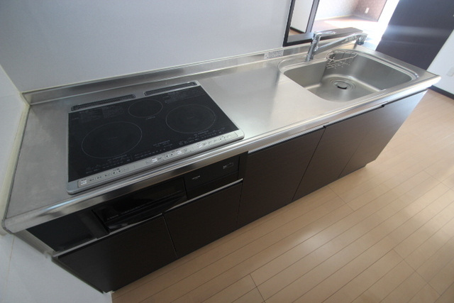 キッチン　※別のお部屋の写真です。