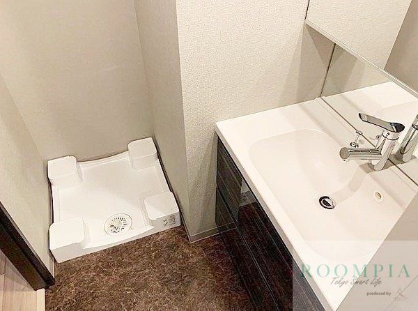 洗面設備　※同タイプの別のお部屋です。