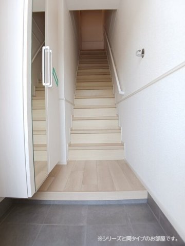 玄関　収納もある玄関です