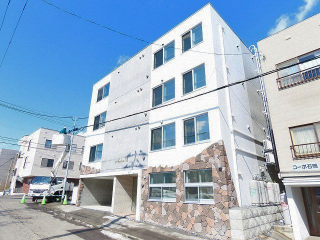 建物外観　物件名【アミーナVII】とお伝えください！