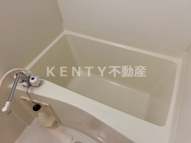 バス・シャワールーム　落ち着いた空間のお風呂です