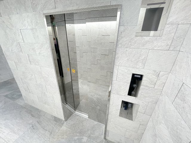 その他共有部分　エレベーターがあると重たい荷物も簡単に部屋まで運べますよ