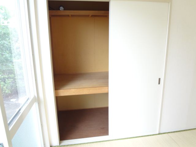 収納　各部屋に収納がついてます。