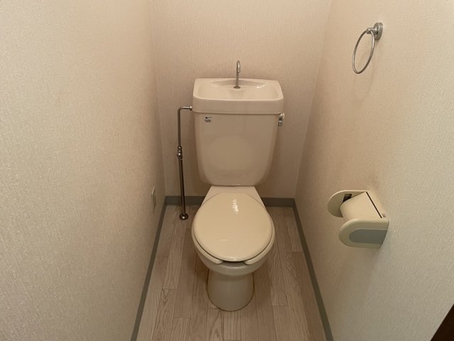トイレ　同物件別部屋のお写真です※現況優先