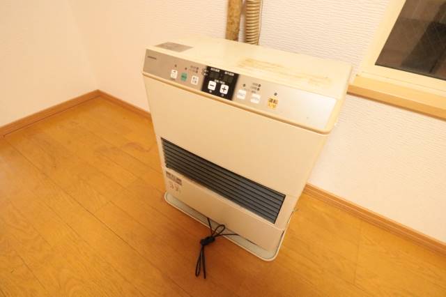 その他設備　灯油ＦＦ暖房♪