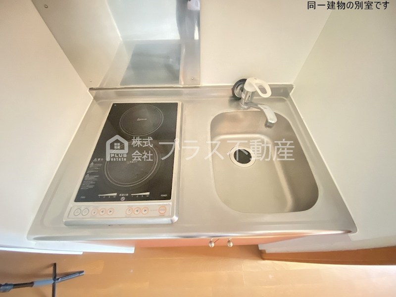 キッチン　設備・仕様は号室により異なる為、現況を優先致します。